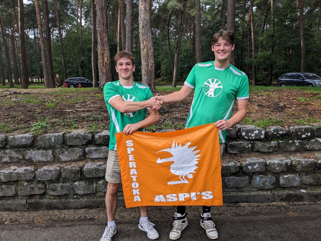 Aspijongens.jpg Aspijongens.jpg